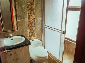 Casa en Venta, Sector Rocas de Misicata, Cuenca