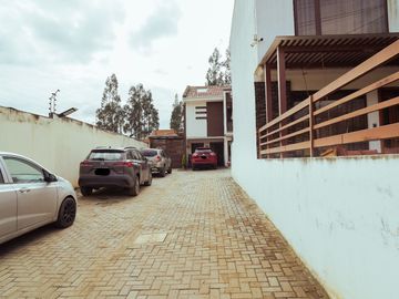 Casa en Venta, Sector Rocas de Misicata, Cuenca