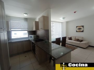 Suite de venta Republica del Salvador, edificio moderno, quinto piso, cerca a parque , centros comerciales