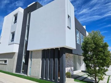 Venta de casa en Pachuca 4 recamaras con Roof Garden, en Ramon G. Bonfil,  Zona plateada y Galerias Pachuca