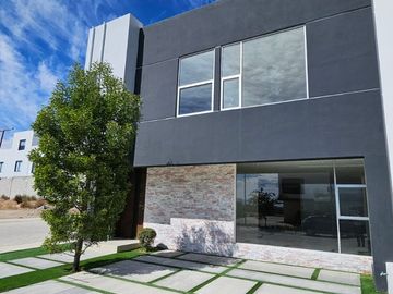 Venta de casa en Pachuca 4 recamaras con Roof Garden, en Ramon G. Bonfil,  Zona plateada y Galerias Pachuca