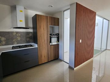 Venta de casa en Pachuca 4 recamaras con Roof Garden, en Ramon G. Bonfil,  Zona plateada y Galerias Pachuca