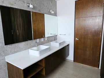 Venta de casa en Pachuca 4 recamaras con Roof Garden, en Ramon G. Bonfil,  Zona plateada y Galerias Pachuca