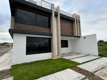Venta de casa en Pachuca 3 recamaras con Roof Top en la Herradura