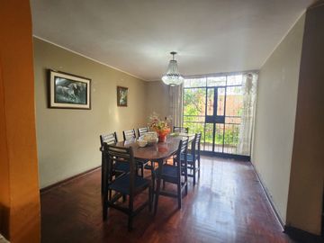 Se Vende Casa Por Remodelar En Avenida Monterrico Sur -Surco