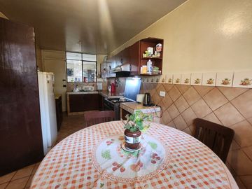 Se Vende Casa Por Remodelar En Avenida Monterrico Sur -Surco