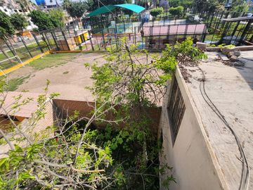 Se Vende Casa Por Remodelar En Avenida Monterrico Sur -Surco