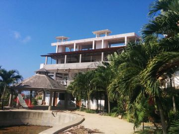 Hotel en Zorritos – casi listo con 110 habit de 11,330 m2 en Venta
