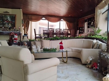 Casa en Venta en Lomas de Urdesa, Guayaquil, Ecuador