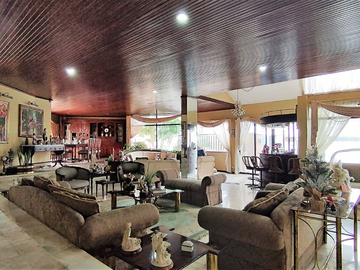 Casa en Venta en Lomas de Urdesa, Guayaquil, Ecuador