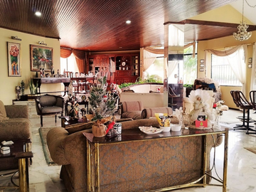 Casa en Venta en Lomas de Urdesa, Guayaquil, Ecuador