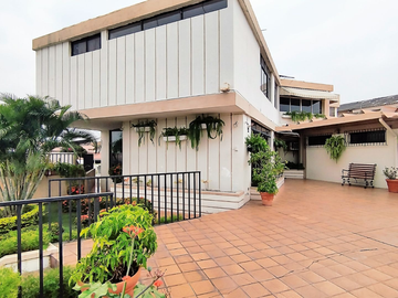 Casa en Venta en Lomas de Urdesa, Guayaquil, Ecuador