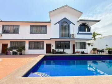 Casa en Venta en Samborondon Km 1.5, Urb Parques del Río, Ecuador