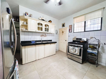 Casa en Venta en Samborondon Km 1.5, Urb Parques del Río, Ecuador