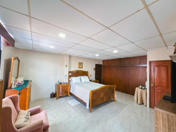 Casa en Venta en Samborondon Km 1.5, Urb Parques del Río, Ecuador
