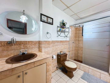 Casa en Venta en Samborondon Km 1.5, Urb Parques del Río, Ecuador