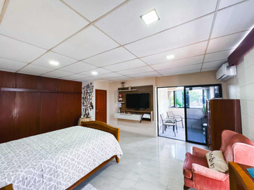 Casa en Venta en Samborondon Km 1.5, Urb Parques del Río, Ecuador