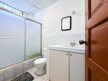 Casa en Venta en Samborondon Km 1.5, Urb Parques del Río, Ecuador