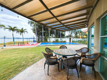 Casa en Venta en Samborondon Km 1.5, Urb Parques del Río, Ecuador