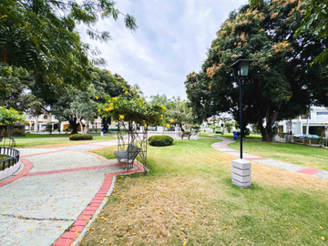 Casa en Venta en Samborondon Km 1.5, Urb Parques del Río, Ecuador