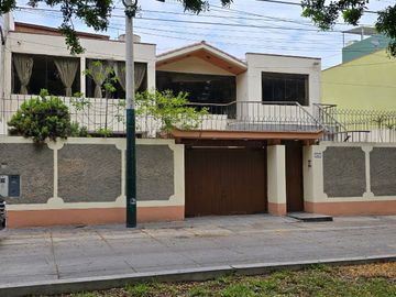 Tu Casa Frente al Parque: El Sueño de Vivir en Surco