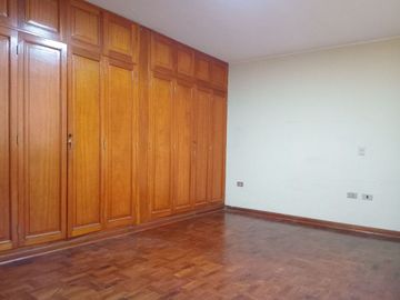 Tu Casa Frente al Parque: El Sueño de Vivir en Surco