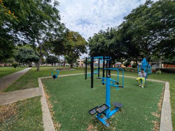 Tu Casa Frente al Parque: El Sueño de Vivir en Surco
