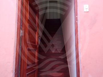 SE VENDE DEPARTAMENTO TIPO CASITA EN JESÚS MARIA. CERCA A VARIOS DISTRITOS!