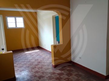 SE VENDE DEPARTAMENTO TIPO CASITA EN JESÚS MARIA. CERCA A VARIOS DISTRITOS!