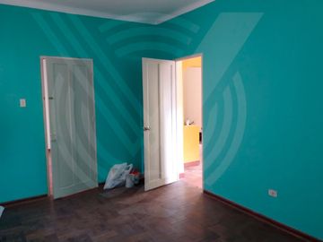 SE VENDE DEPARTAMENTO TIPO CASITA EN JESÚS MARIA. CERCA A VARIOS DISTRITOS!