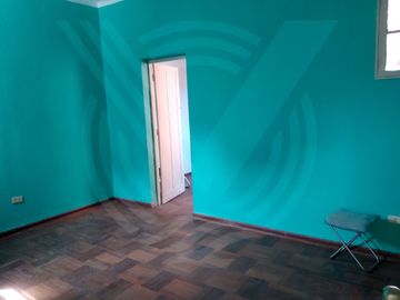 SE VENDE DEPARTAMENTO TIPO CASITA EN JESÚS MARIA. CERCA A VARIOS DISTRITOS!