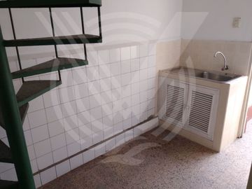 SE VENDE DEPARTAMENTO TIPO CASITA EN JESÚS MARIA. CERCA A VARIOS DISTRITOS!
