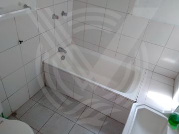 SE VENDE DEPARTAMENTO TIPO CASITA EN JESÚS MARIA. CERCA A VARIOS DISTRITOS!