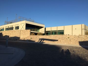 VENTA DE CASA, AMPLIA Y CON JARDIN MUY GRANDE, CONDOMINIO, CAÑADAS DEL LAGO, CORREGIDORA QUERETARO