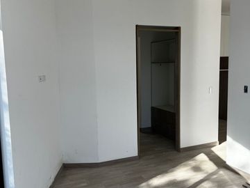Venta de suite en Cumbayá cerca de la USFQ, Paseo San Francisco, bancos, a pocos metros de la Interoceánica.