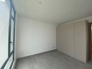 Venta de casa en Tumbaco, conjunto con seguridad 24/7, cerca de la Ruta Viva, Simón Bolivar.