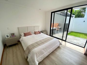 CASA CON DORMITORIO EN PB EN VENTA EN TUMBACO