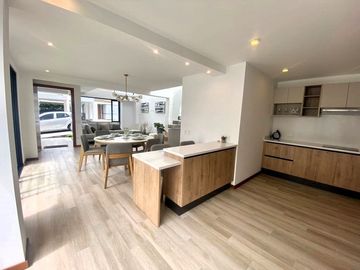 CASA CON DORMITORIO EN PB EN VENTA EN TUMBACO
