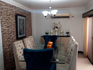 Vendo Casa en La Joya de 3 Dorm. y Garage Techado, 136 m² de Construccion.