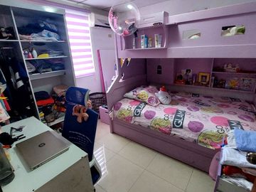 Vendo Casa en La Joya de 3 Dorm. y Garage Techado, 136 m² de Construccion.