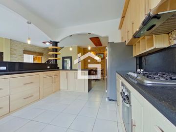 Casa Con Piscina En Venta en El Cambio, Provincia de El Oro