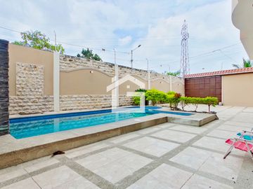 Casa Con Piscina En Venta en El Cambio, Provincia de El Oro