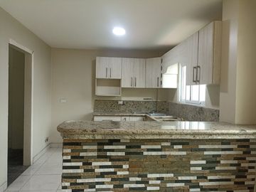 EN VENTA CASA MÁS DEPARTAMENTO CUMBRES- CEIBOS