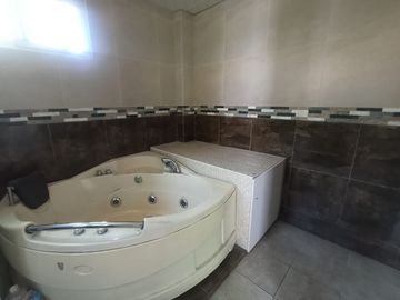 EN VENTA CASA MÁS DEPARTAMENTO CUMBRES- CEIBOS
