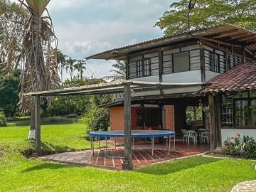 VENTA CASA CAMPESTRE EN EL EJE CAFETERO
