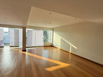 Pent House de 282 m² Totalmente Impecable en con Vista a La Calle en San Borja