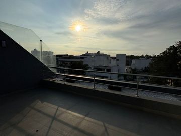 Pent House de 282 m² Totalmente Impecable en con Vista a La Calle en San Borja