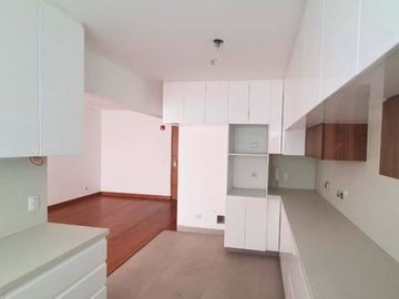 Surco CHACARILLA - Dúplex PRIMER PISO Frente a PARQUE de 3-4dorm + Terraza + 2cocheras
