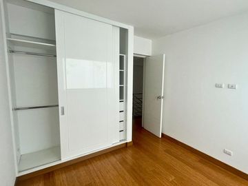 Surco CHACARILLA - Dúplex PRIMER PISO Frente a PARQUE de 3-4dorm + Terraza + 2cocheras