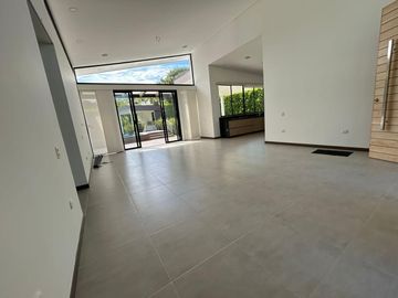 Casa Campestre para el Arriendo ubicada en cerritos